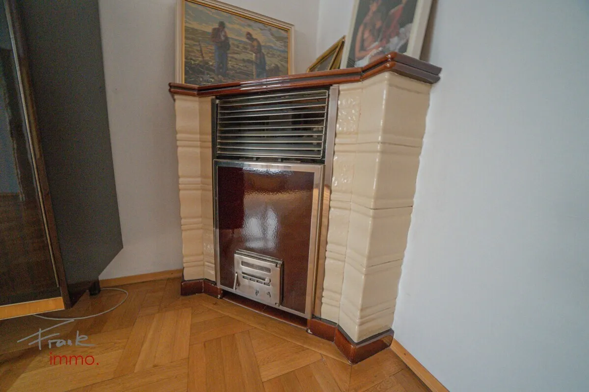 Wohnzimmer mit Kachelofen