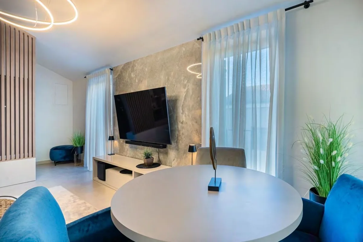 Wohnzimmer mit Essbereich
